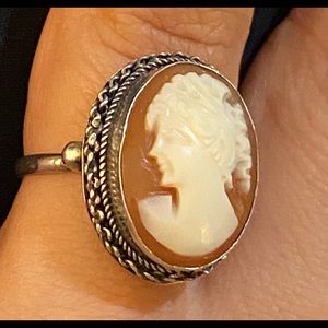 Antique Sterling Silver Cameo Ring.